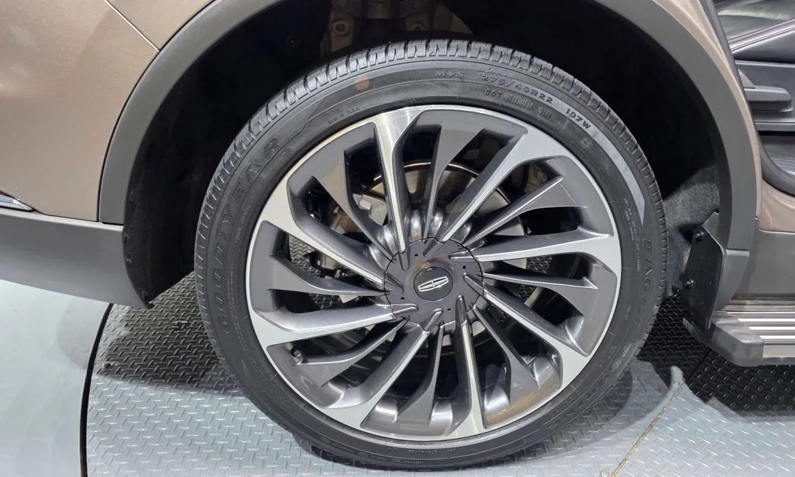 Lincoln Aviator — фото 10