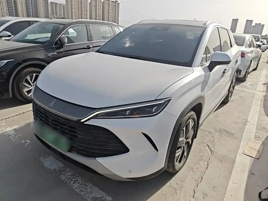 BYD L DM-i — фото 9