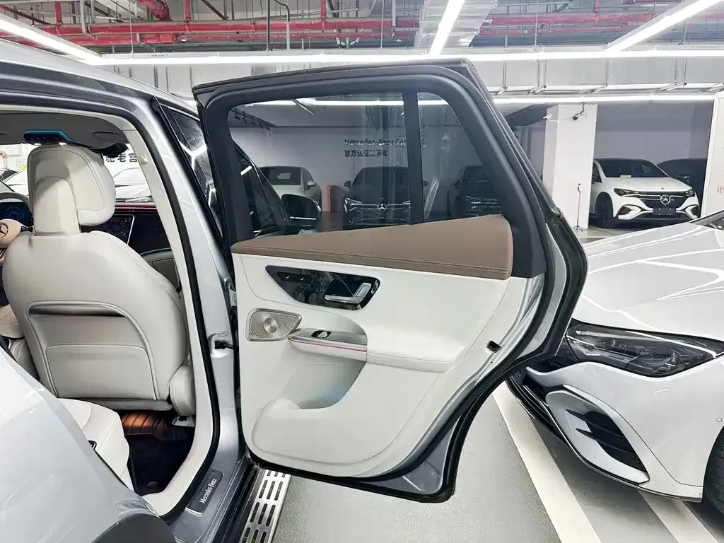 Mercedes-Benz EQE SUV — фото 2