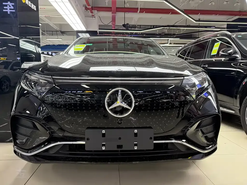 Mercedes-Benz EQS SUV — фото 1