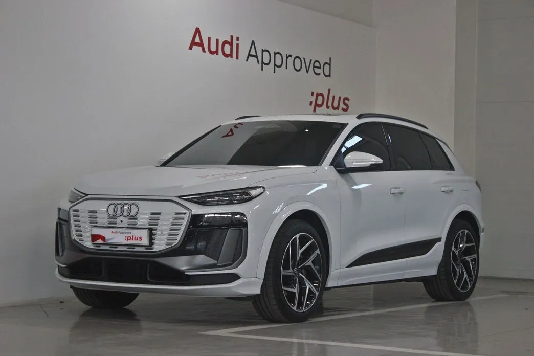 Audi Q6 e-tron — фото 1