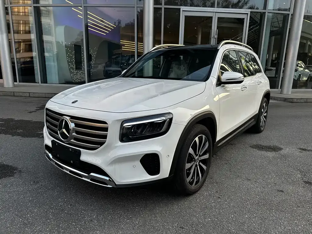 Mercedes-Benz GLB — фото 1