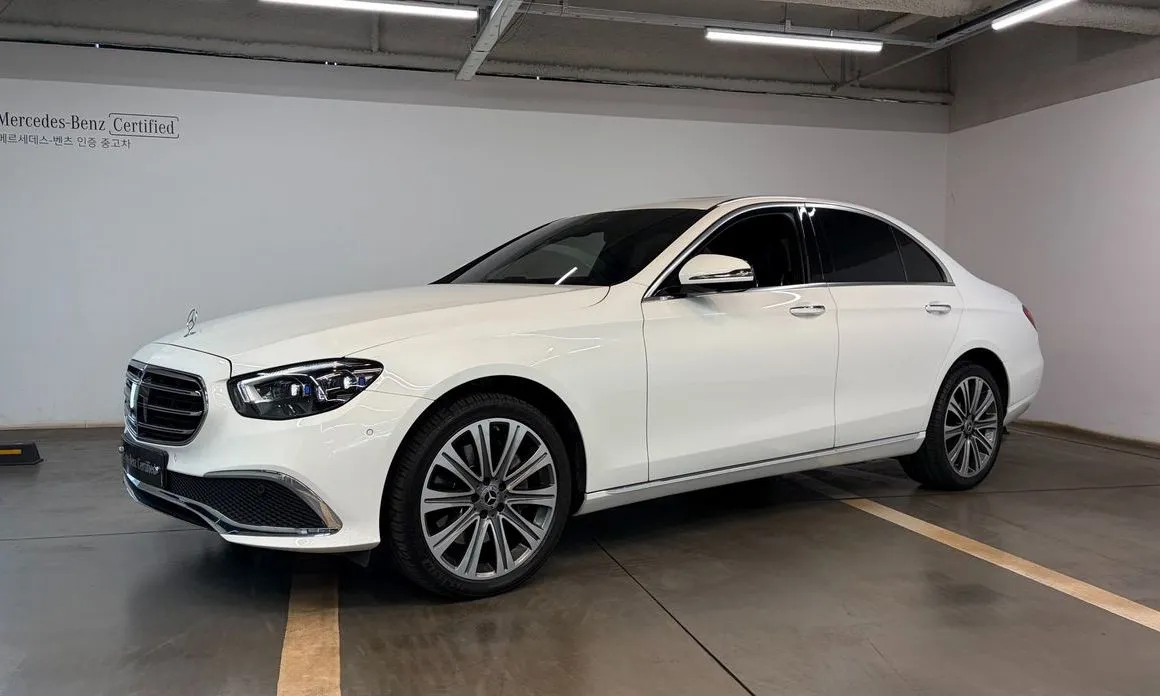 Mercedes-Benz E-Class — фото 1