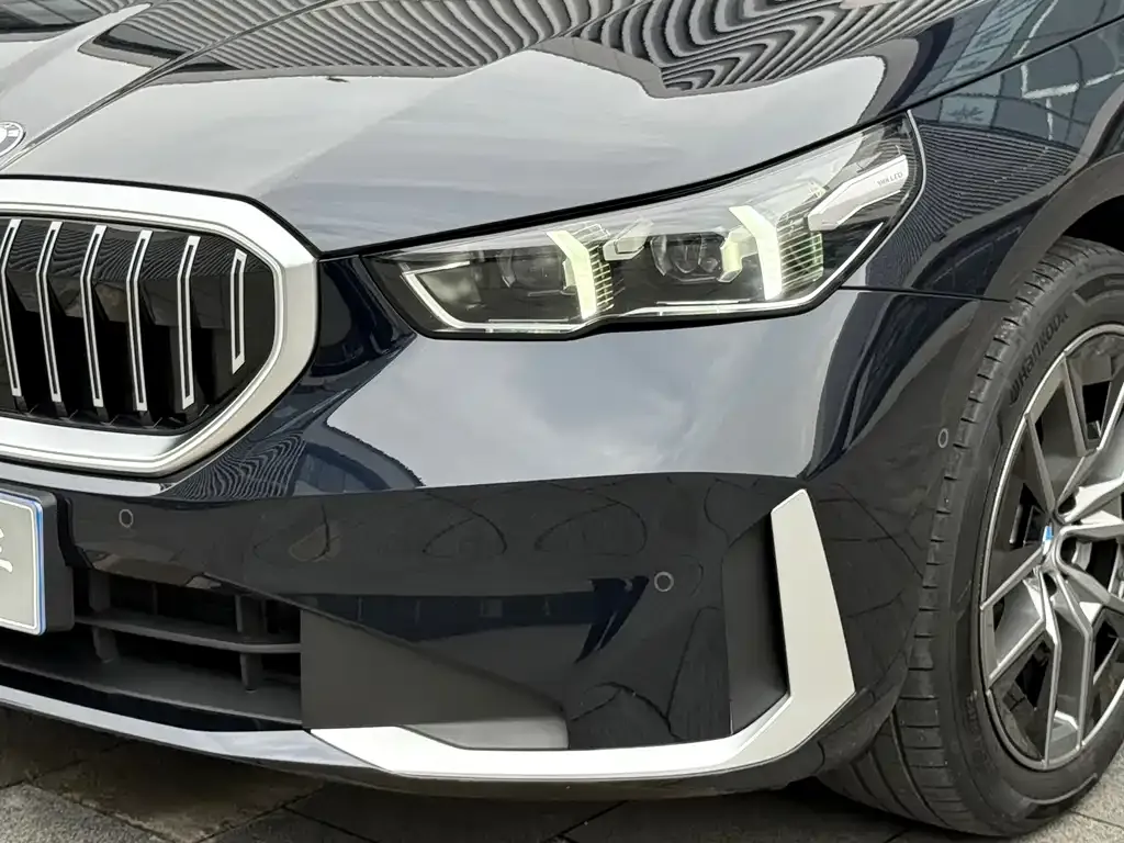 BMW 5 Series — фото 3