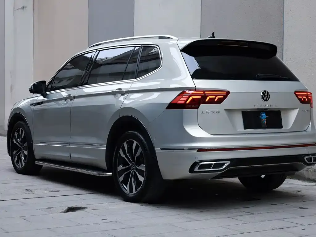 Volkswagen Tiguan L — фото 9
