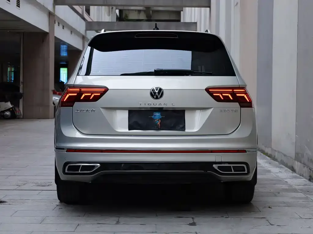 Volkswagen Tiguan L — фото 7