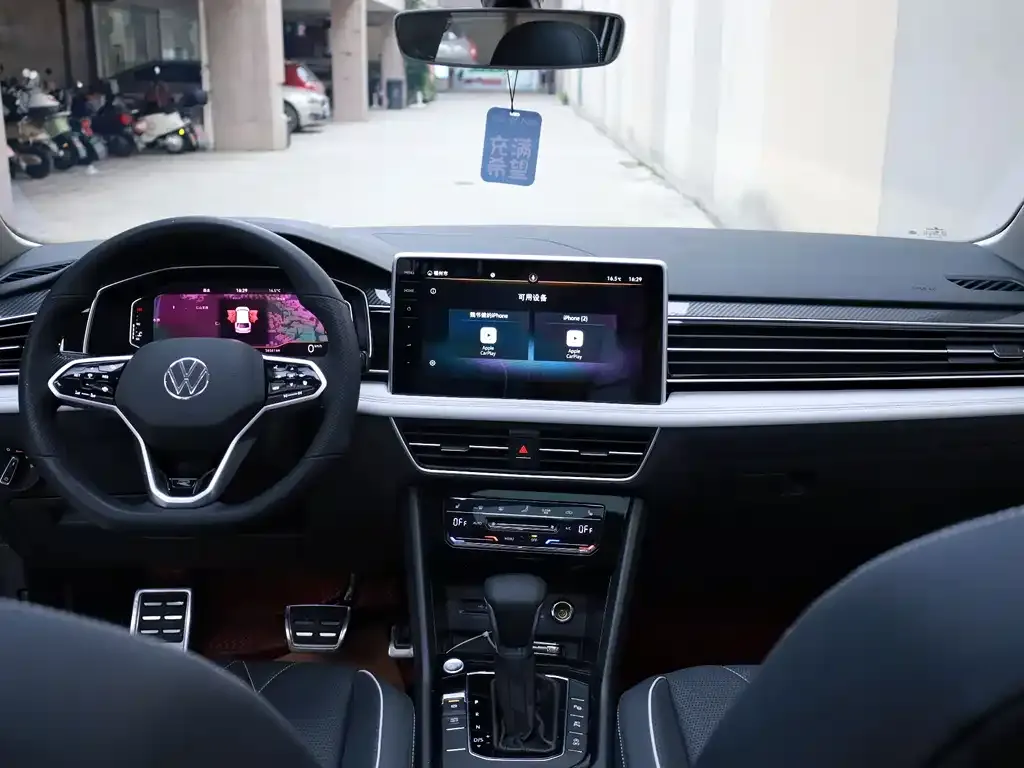 Volkswagen Tiguan L — фото 5