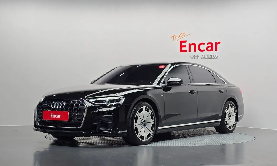 Audi A8 — фото 1