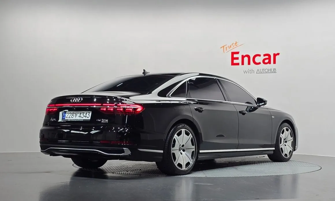 Audi A8 — фото 8