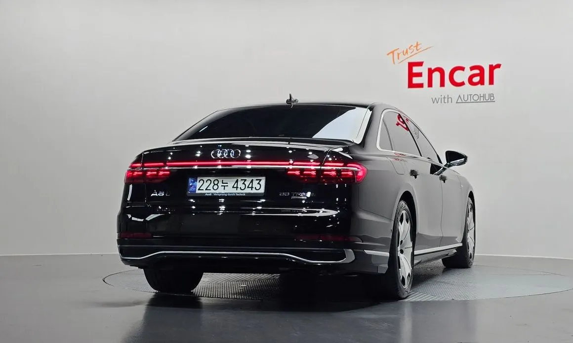Audi A8 — фото 6