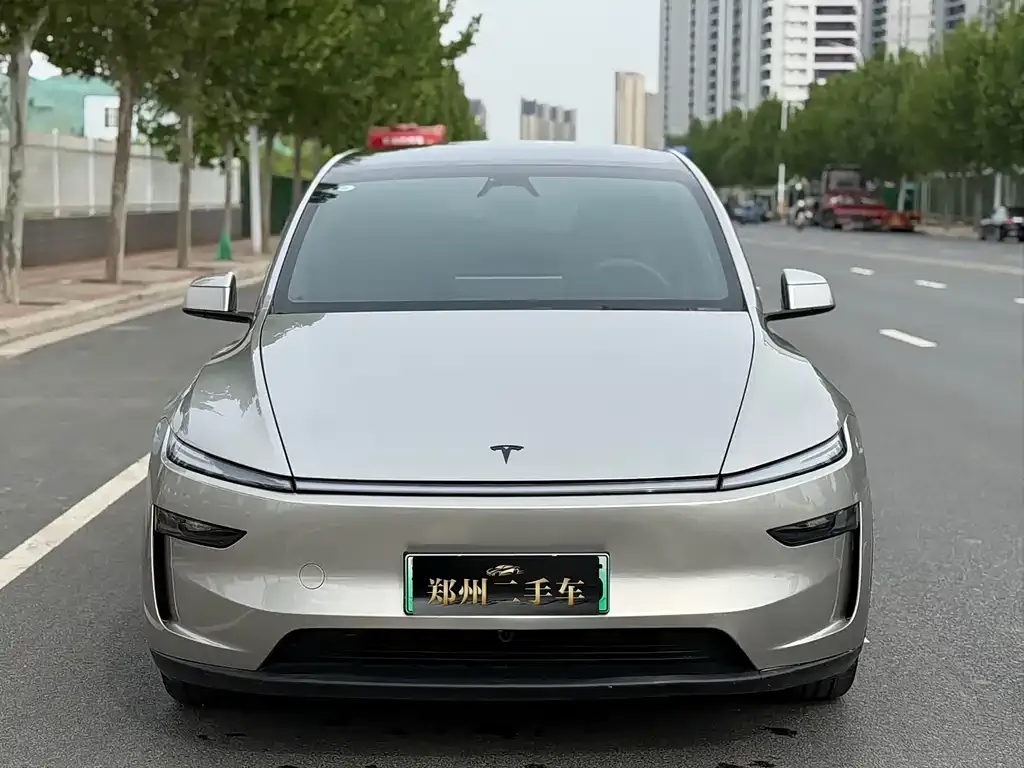 Tesla Model Y L — фото 7