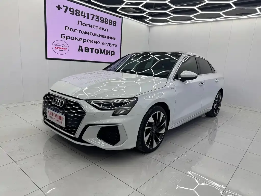 Audi A3 — фото 1