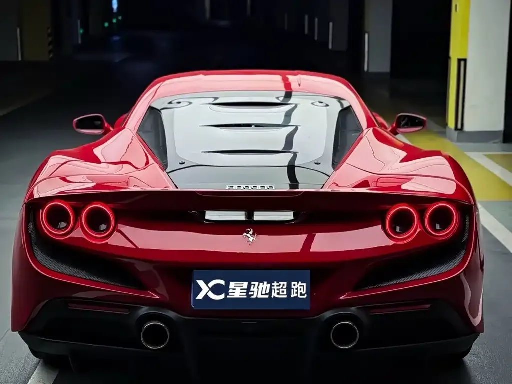 Ferrari F8 — фото 6