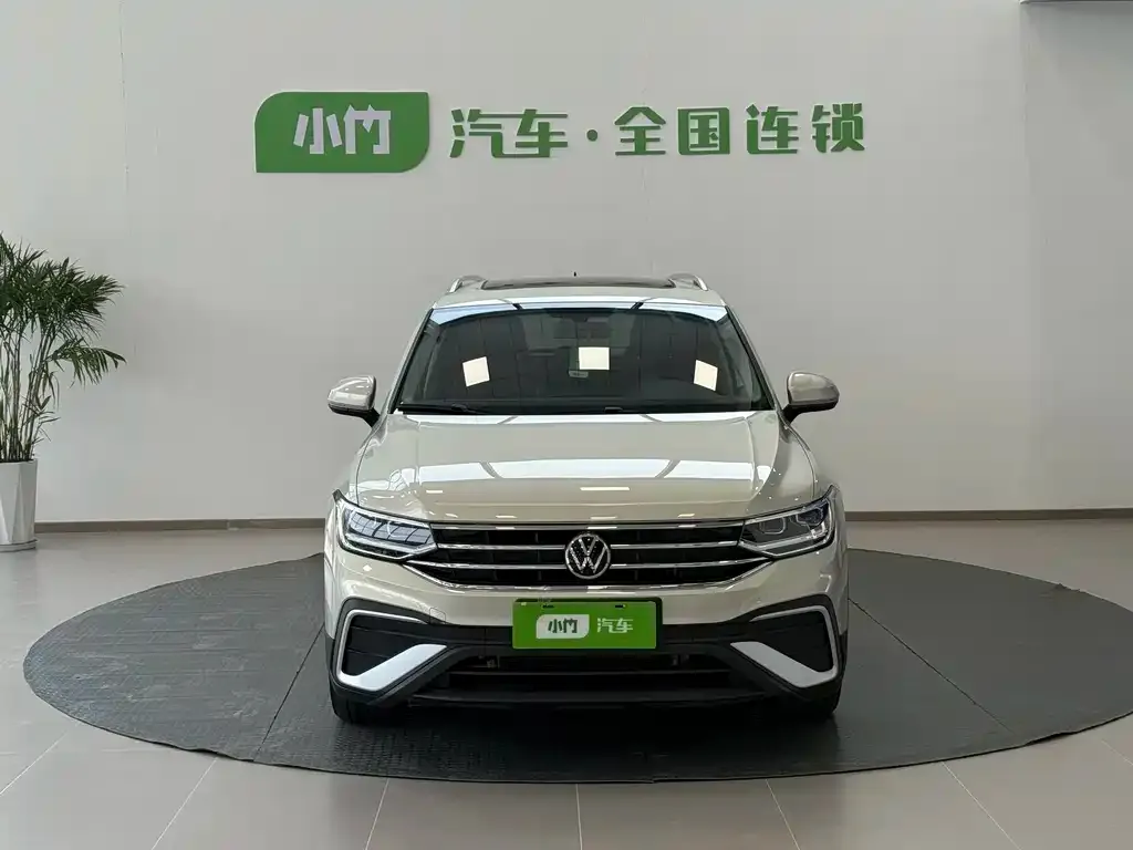 Volkswagen Tiguan L — фото 3