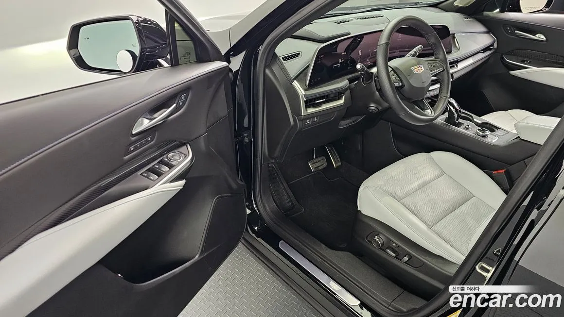 Cadillac XT4 — фото 6