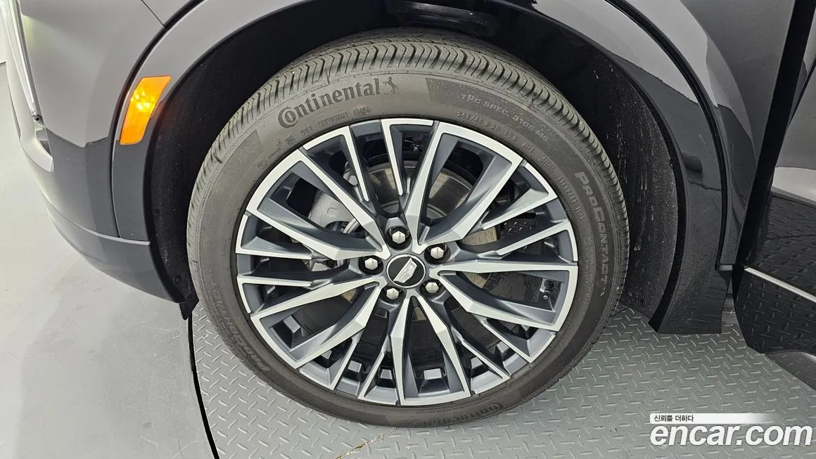 Cadillac XT4 — фото 10