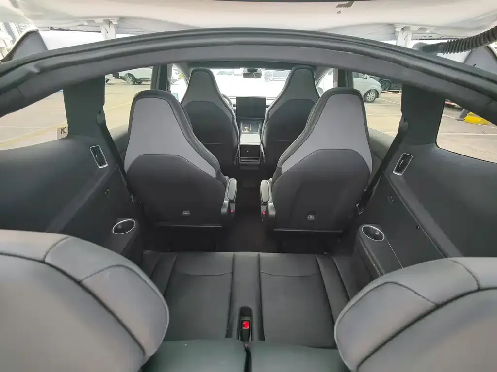 Tesla Model Y L — фото 4