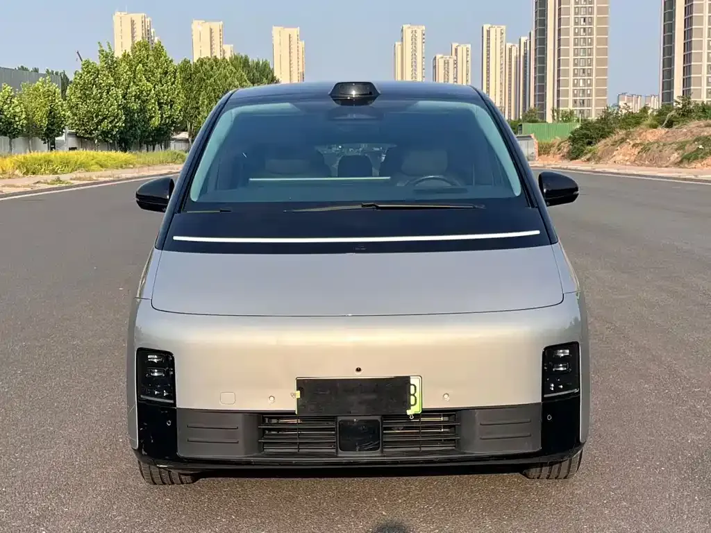 Li Auto MEGA — фото 7