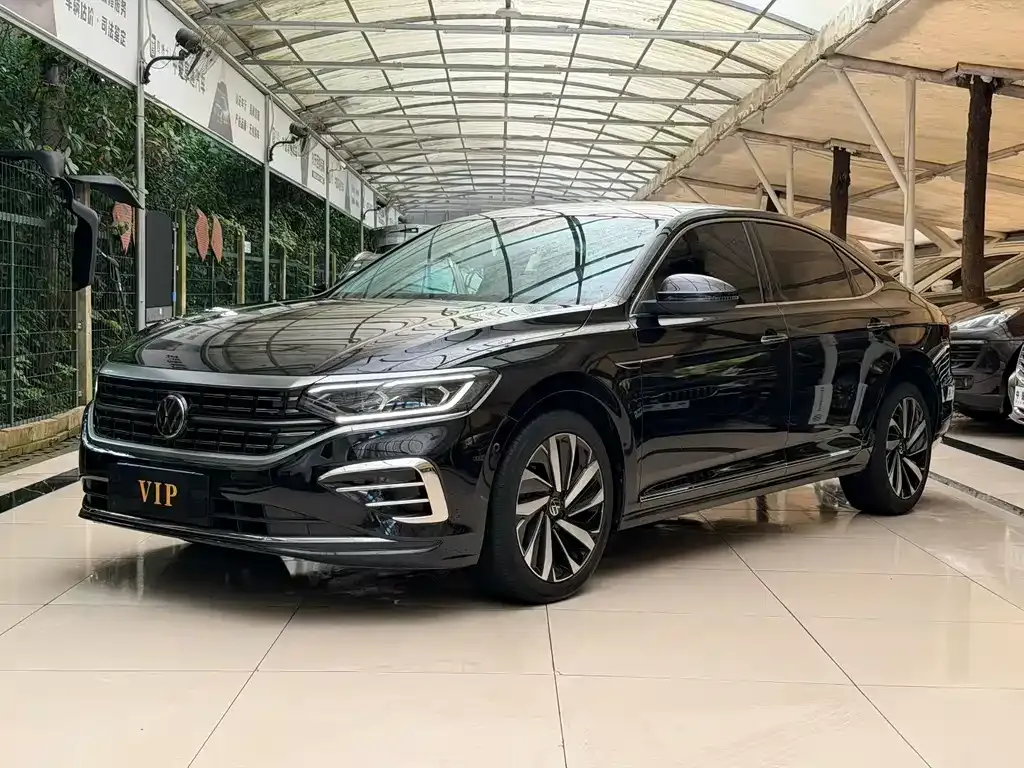 Volkswagen Passat — фото 1
