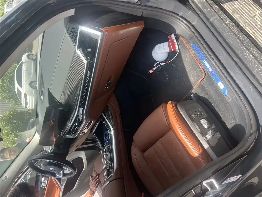 BMW X7 M60i — фото 2