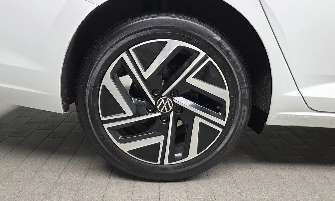 Volkswagen Jetta — фото 10