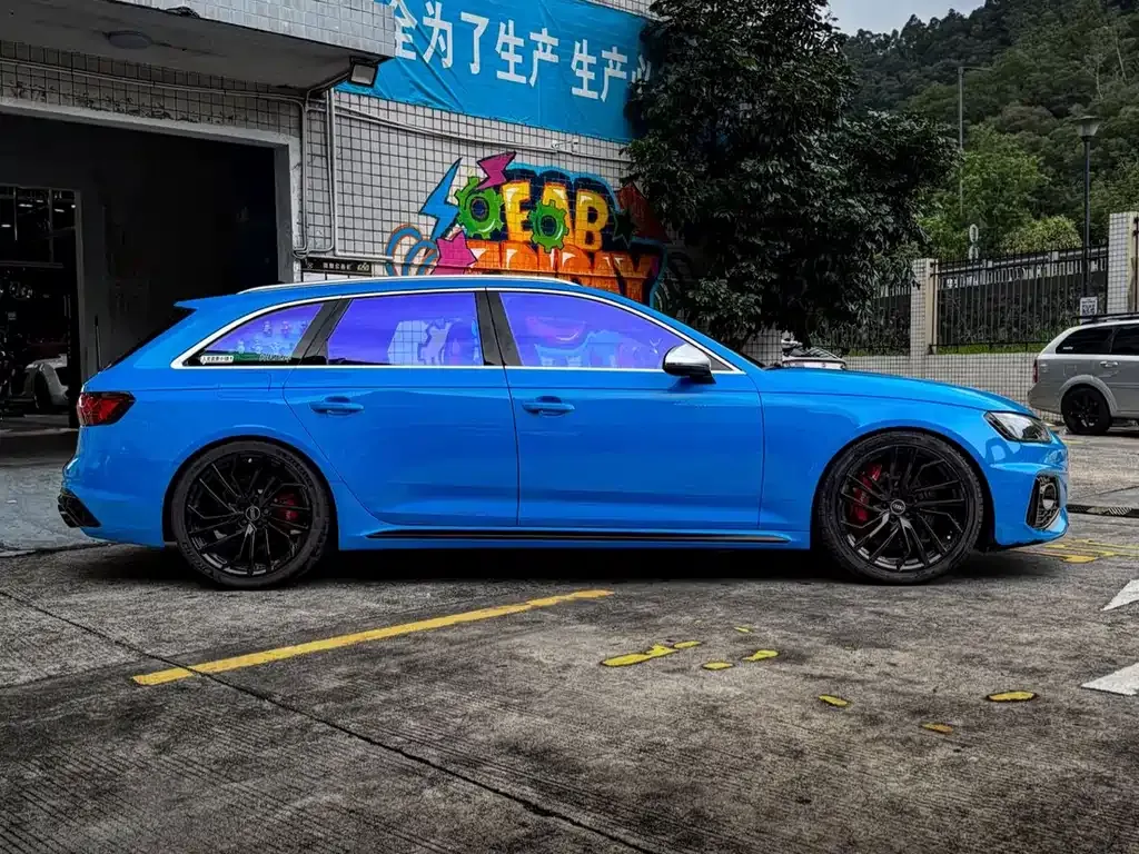 Audi RS 4 — фото 9
