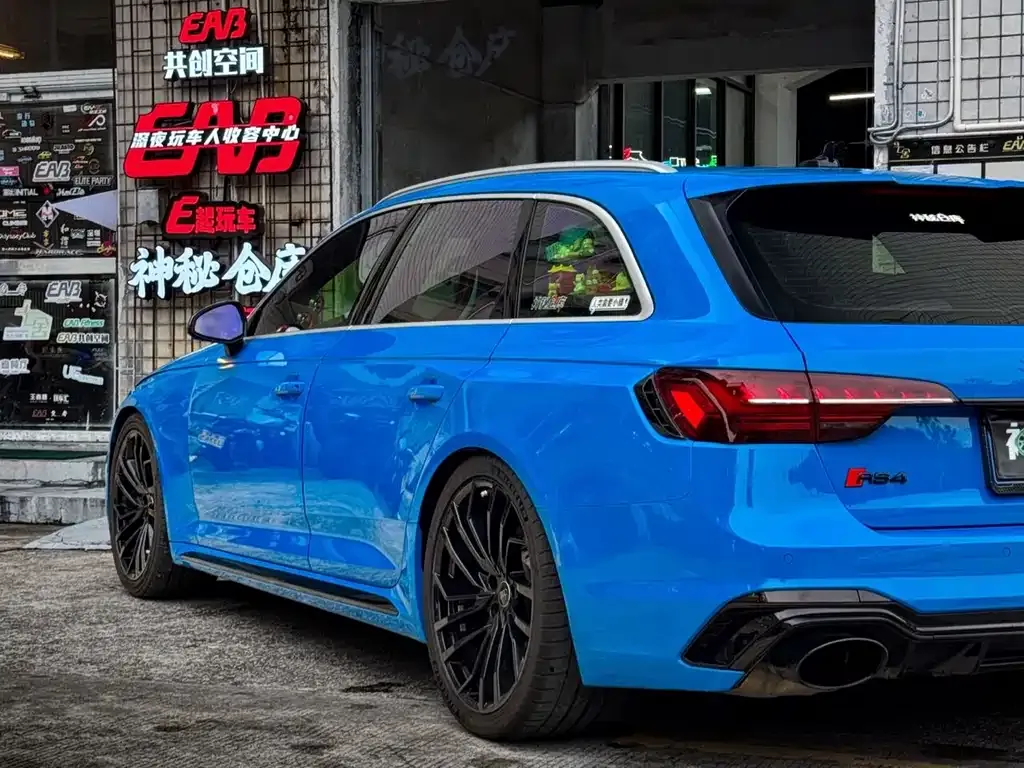 Audi RS 4 — фото 7