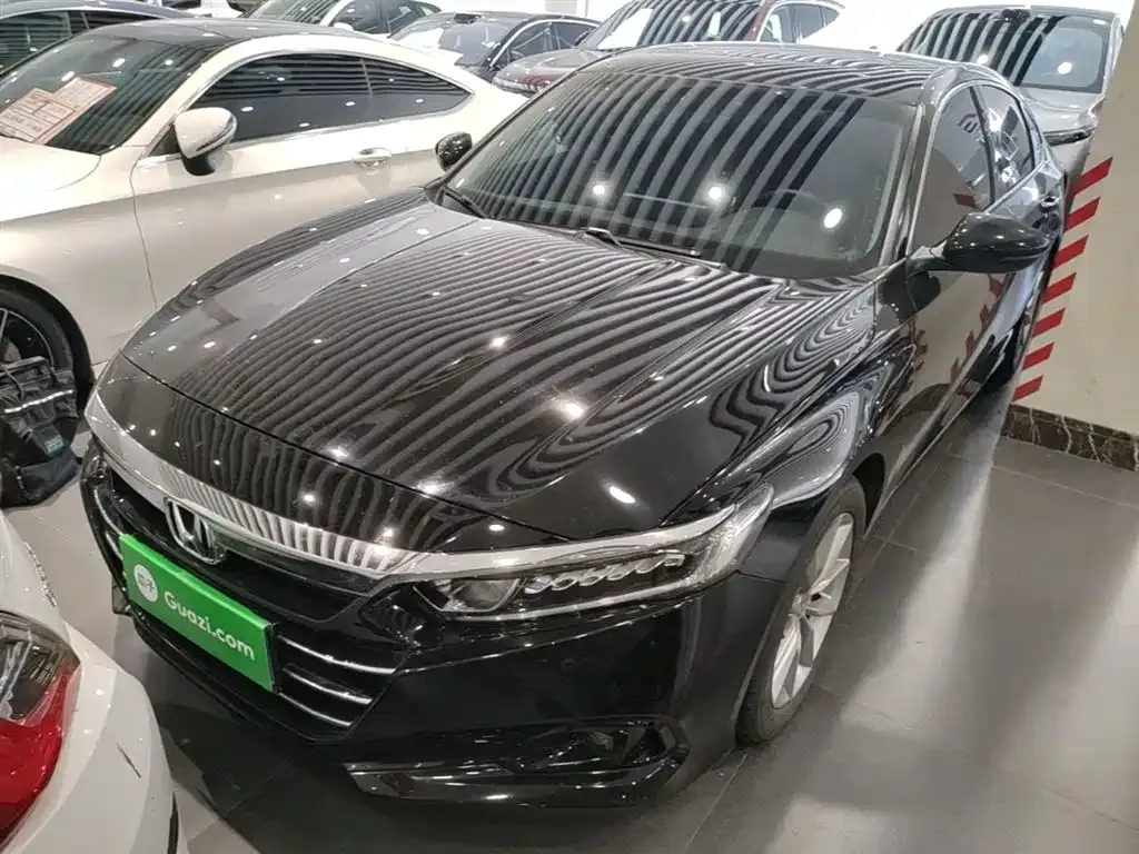 Honda Accord — фото 1