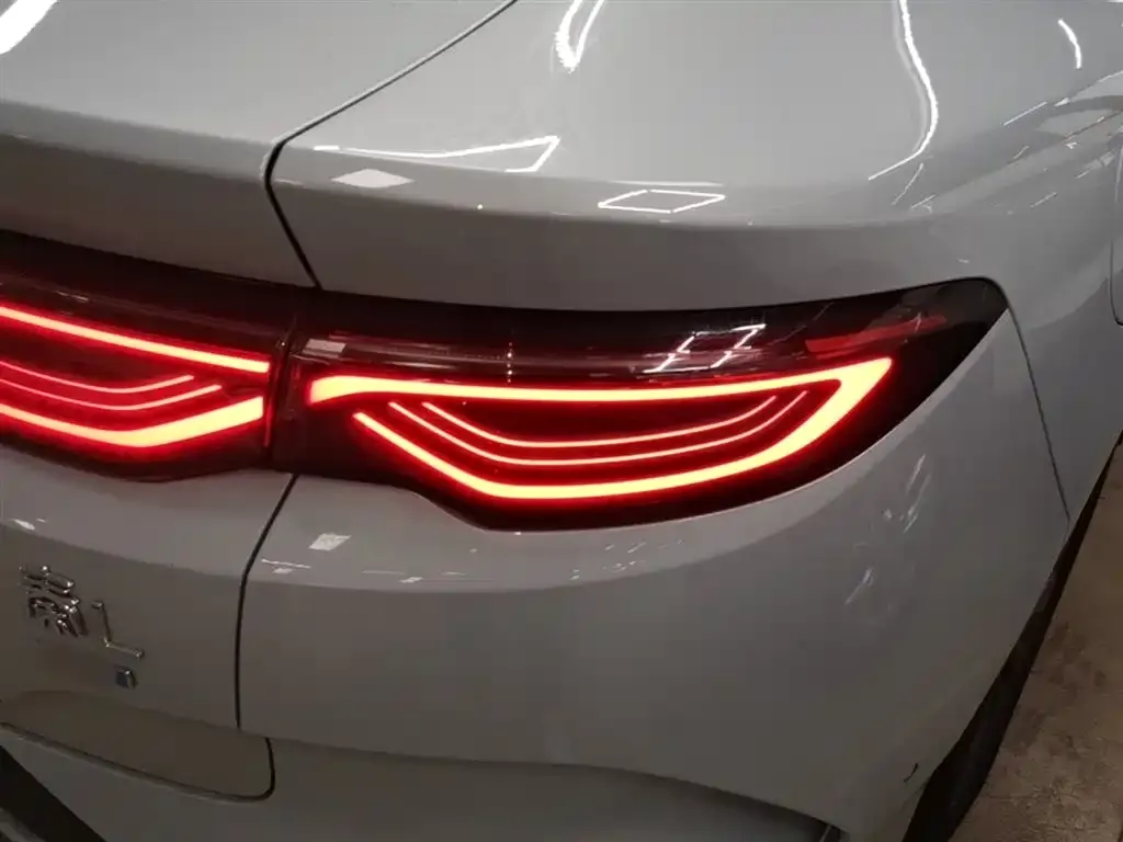 BYD Qin L — фото 2