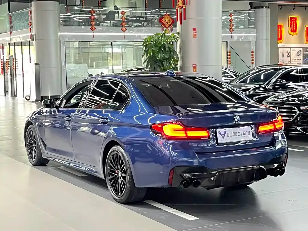 BMW 5 Series — фото 2
