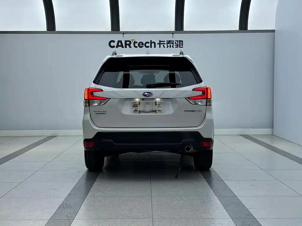 Subaru Forester — фото 7