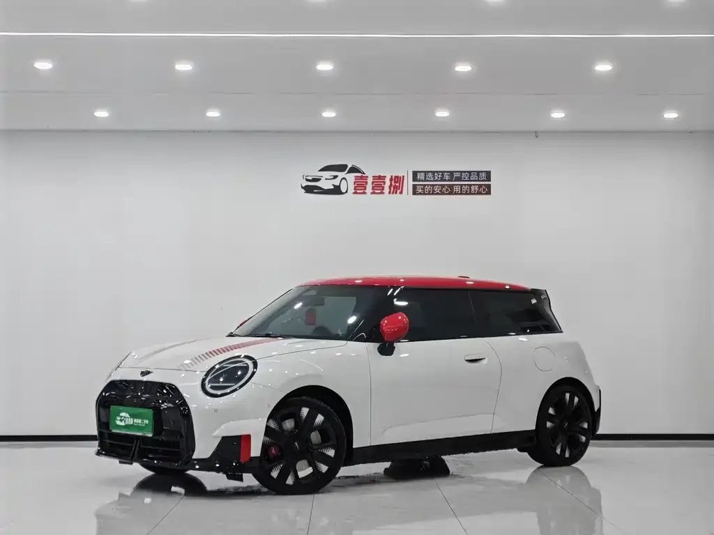 MINI JCW Electric — фото 1