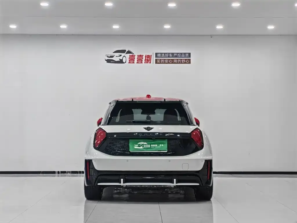 MINI JCW Electric — фото 3