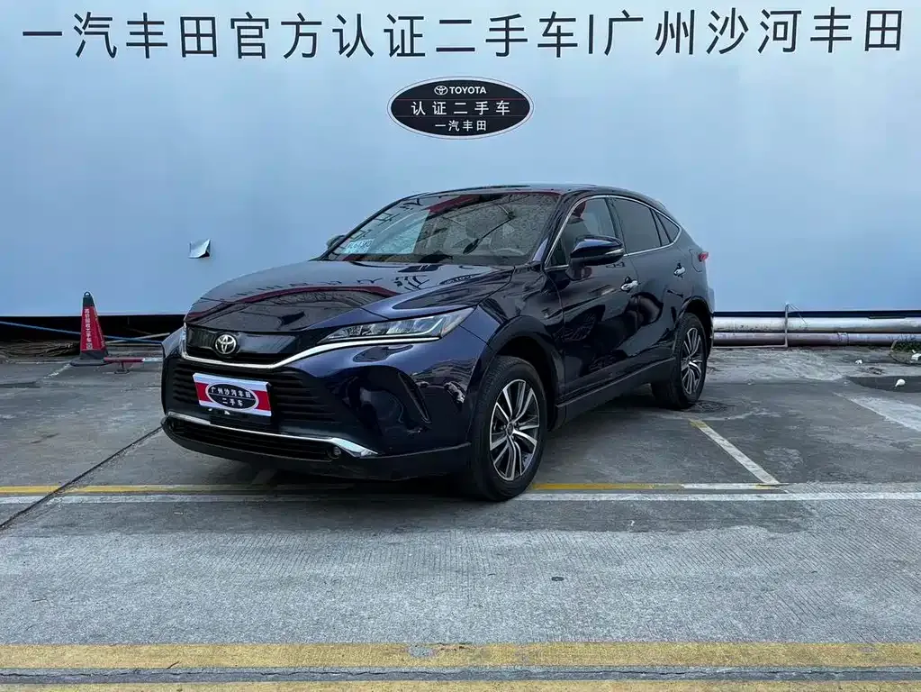 Toyota Harrier — фото 1