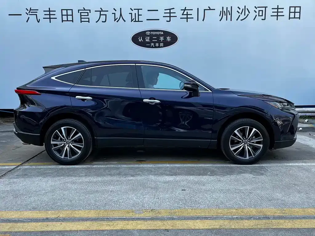 Toyota Harrier — фото 4