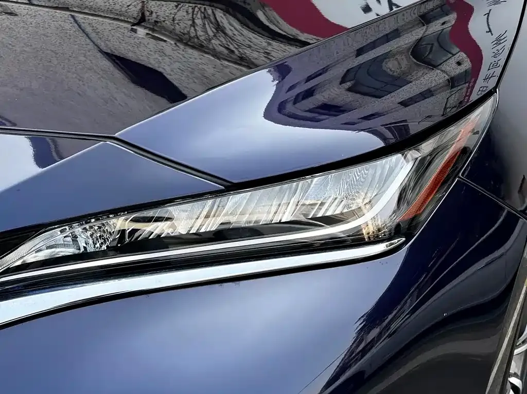 Toyota Harrier — фото 2