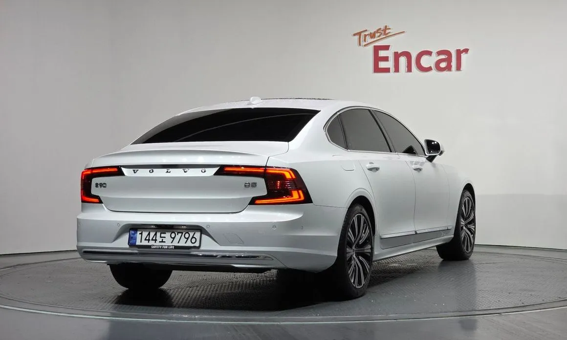 Volvo S90 — фото 4