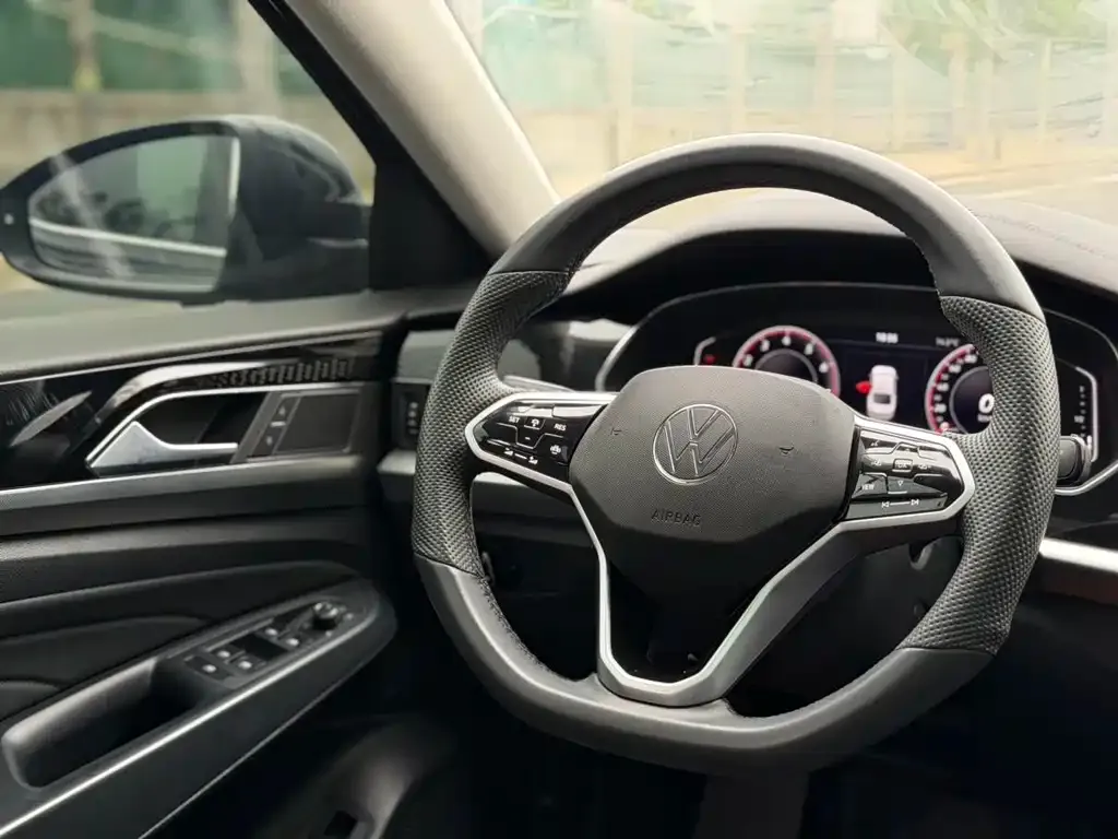 Volkswagen Passat — фото 10