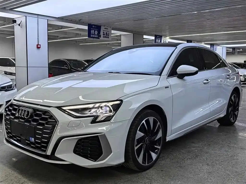 Audi A3 — фото 1