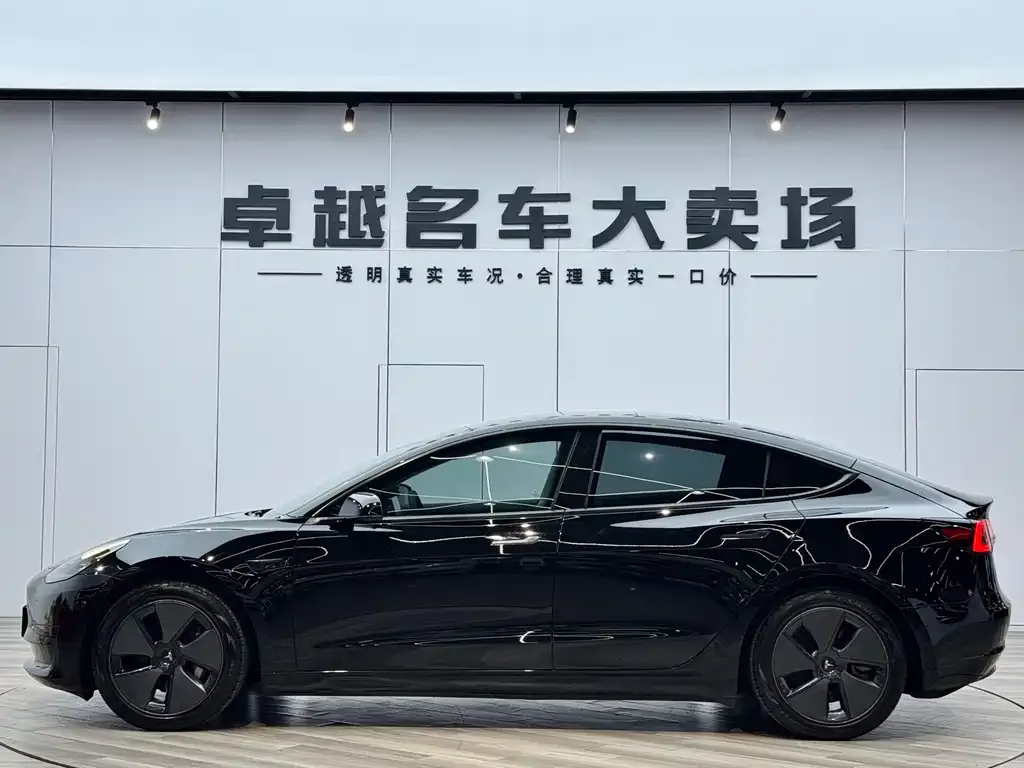 Tesla Model 3 — фото 4
