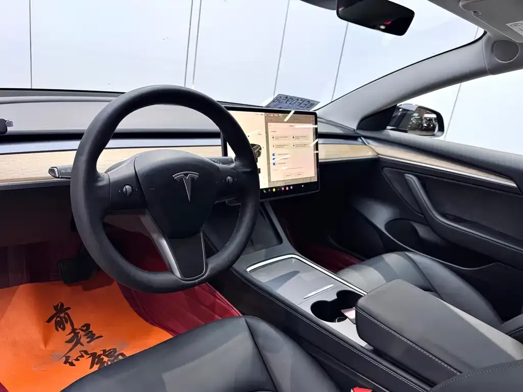 Tesla Model 3 — фото 8