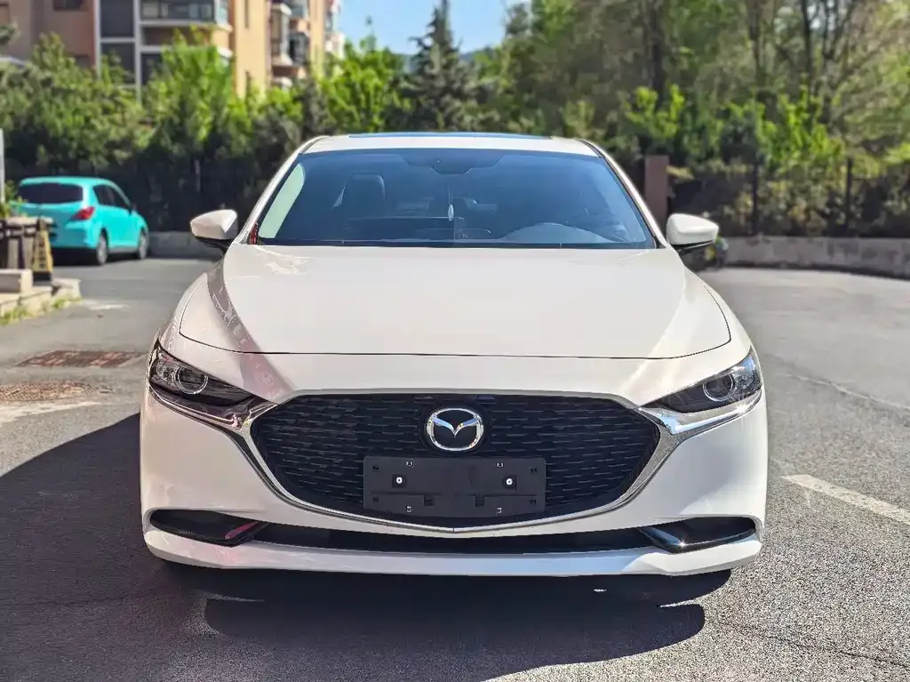 Mazda 3 Axela — фото 4