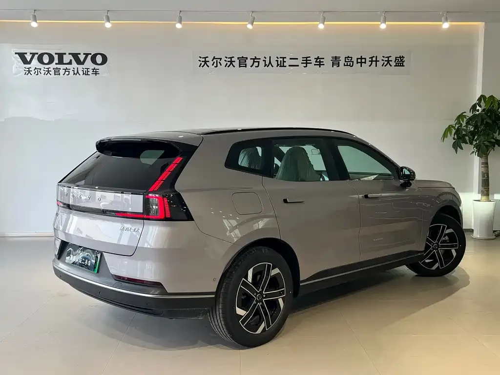 Volvo XC70 Plug-in Hybrid — фото 6