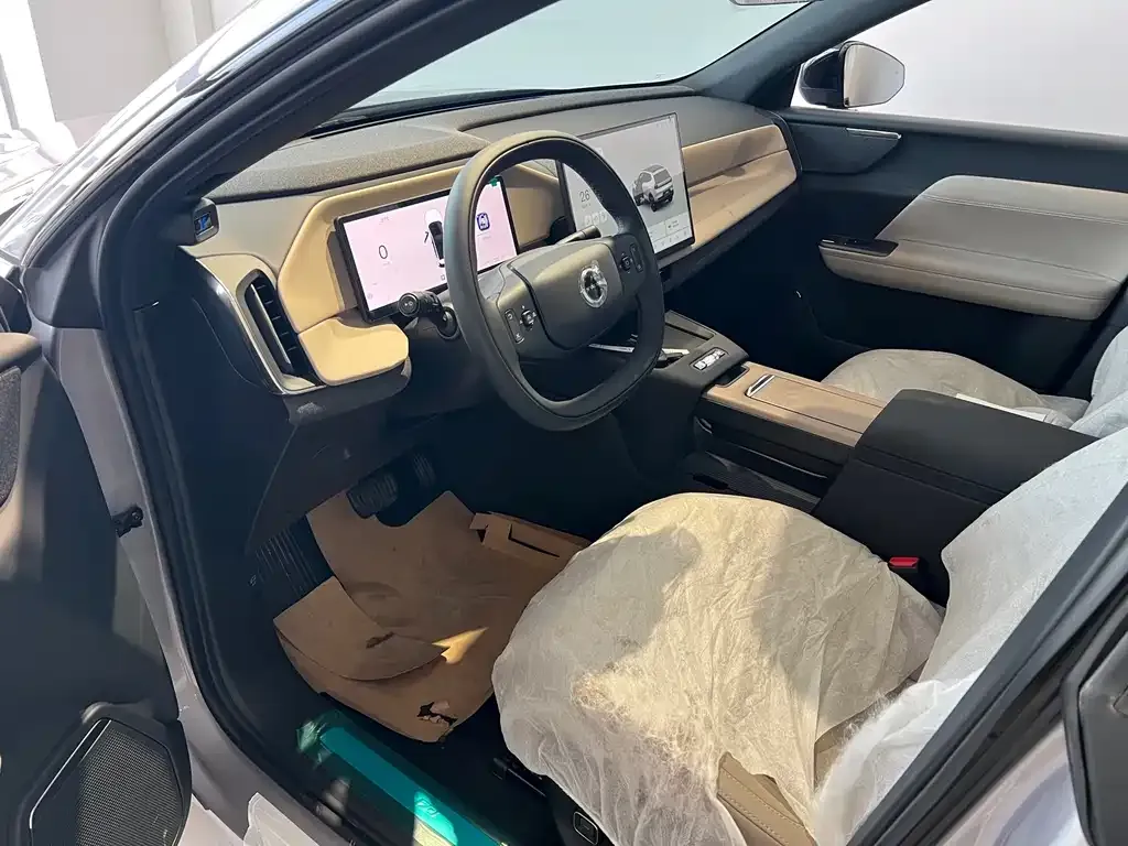Volvo XC70 Plug-in Hybrid — фото 5