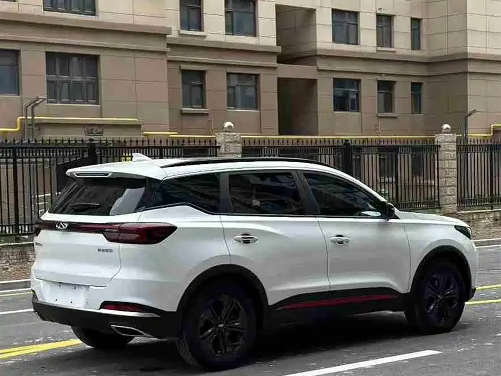 Chery Tiggo 7 — фото 8