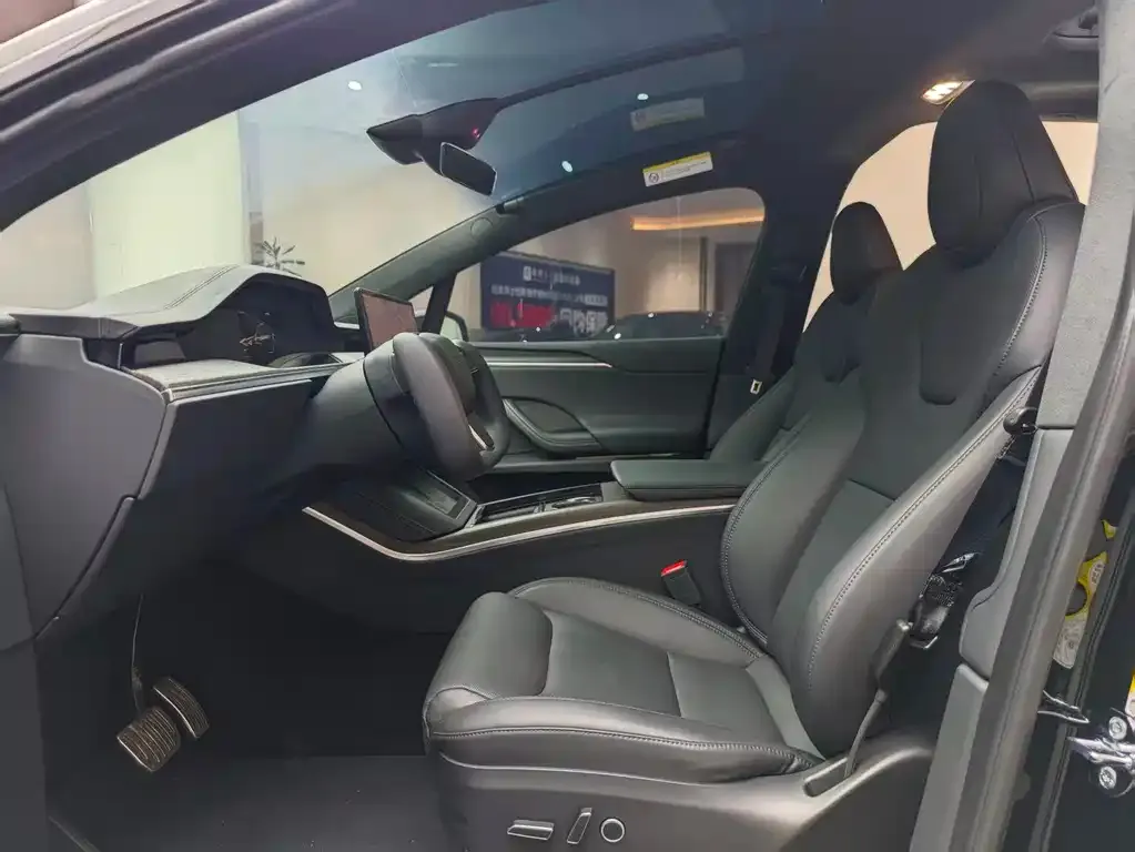 Tesla Model X — фото 2