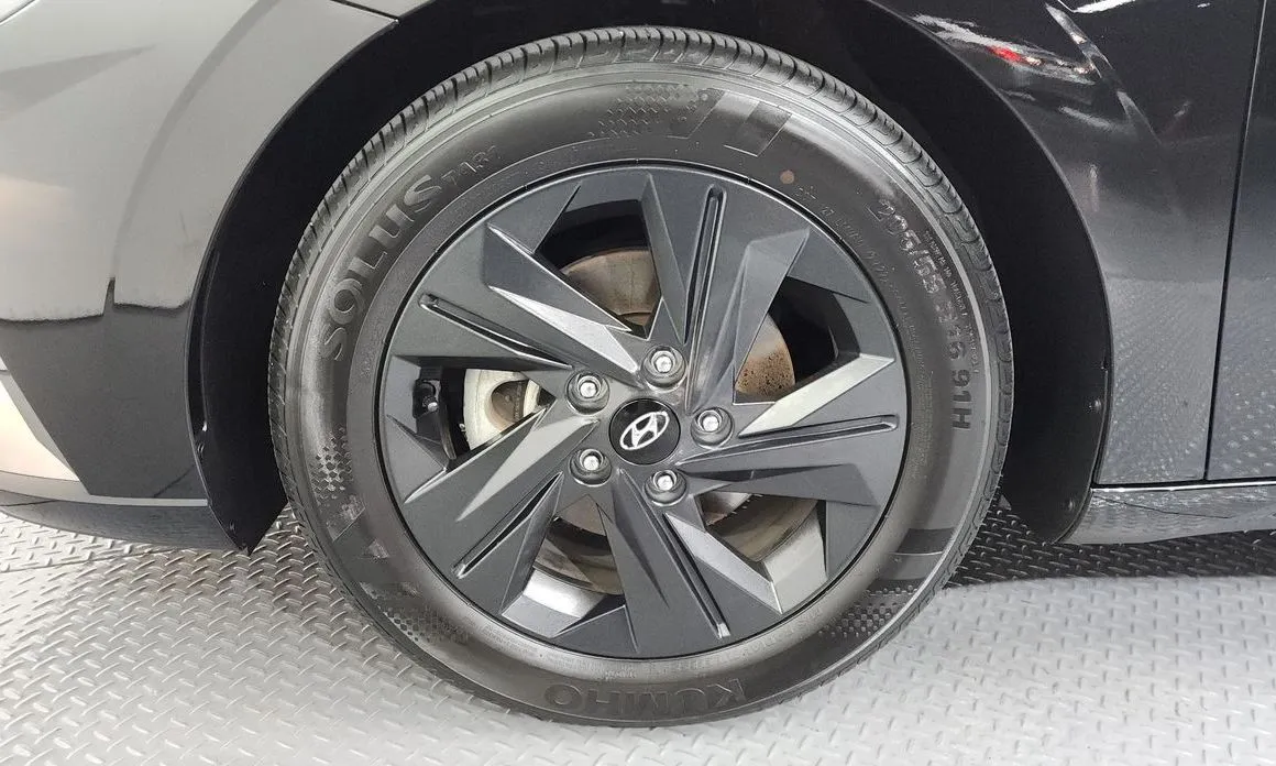Hyundai AVANTE — фото 8