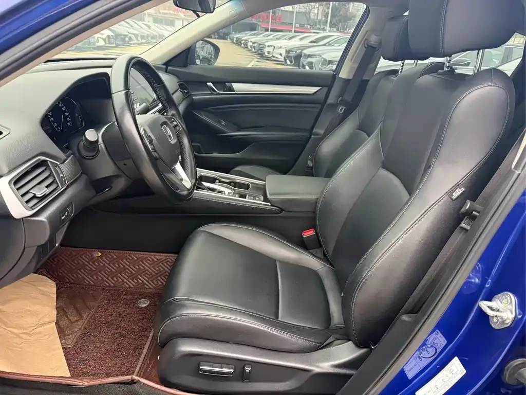 Honda Accord — фото 10