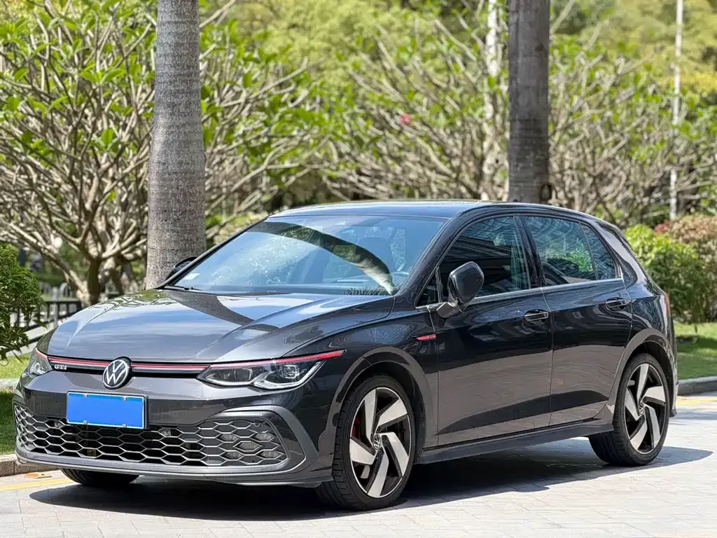 Volkswagen Golf GTI — фото 1