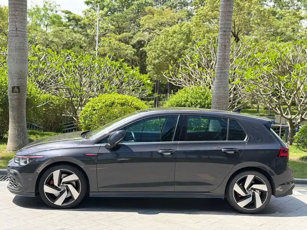 Volkswagen Golf GTI — фото 10